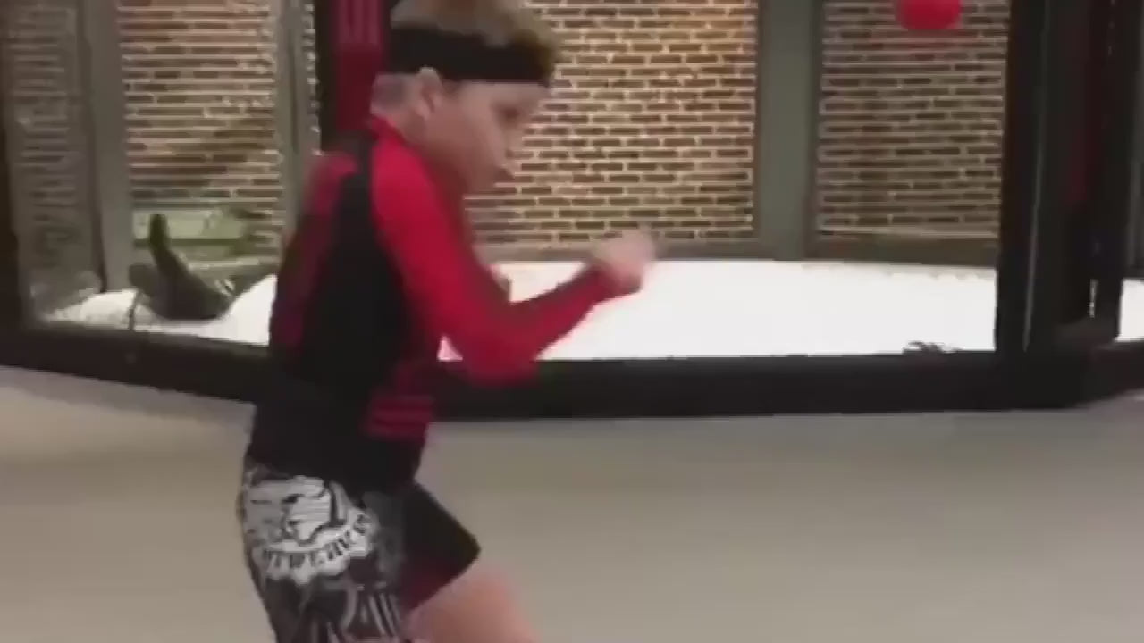 თავზე დასამაგრებელი სავარჯიშო ბურთი